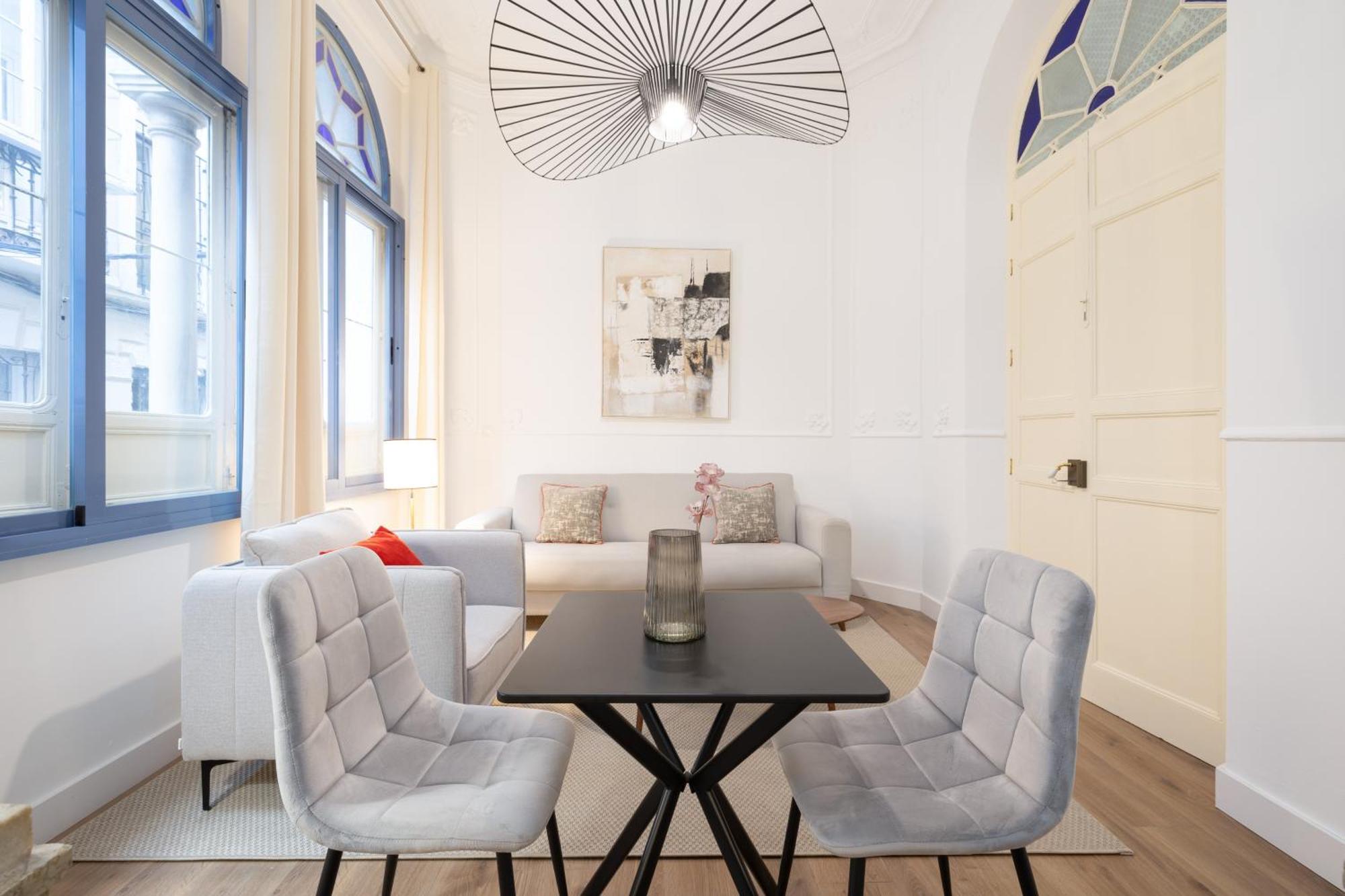 Cozy & Renovated -center Lejlighed